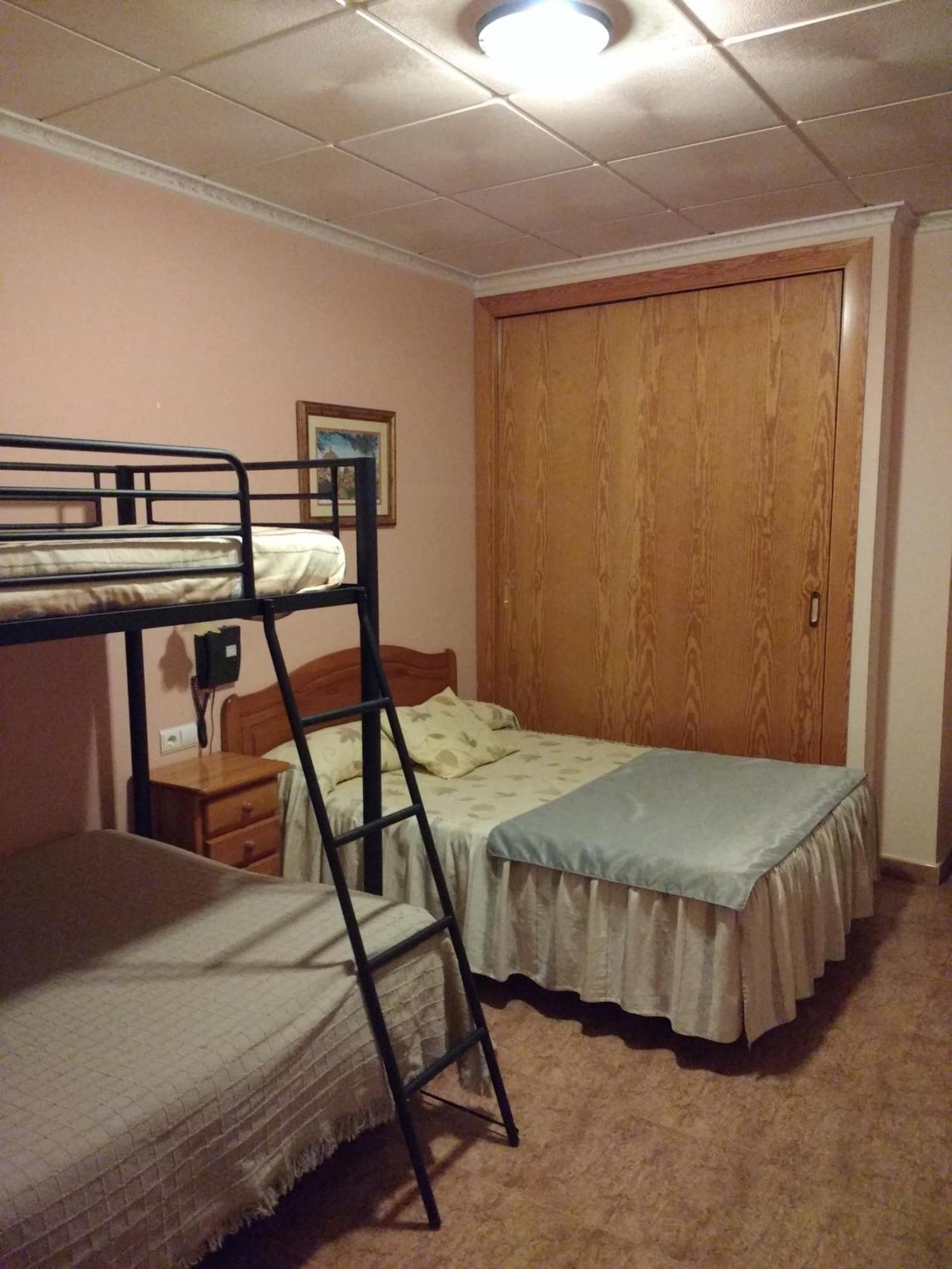 Hotel Meson El Castillo Баньєрес-де-Маріола Екстер'єр фото