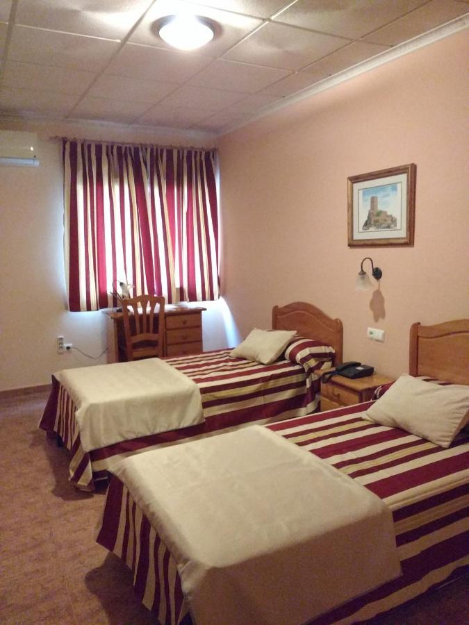 Hotel Meson El Castillo Баньєрес-де-Маріола Екстер'єр фото