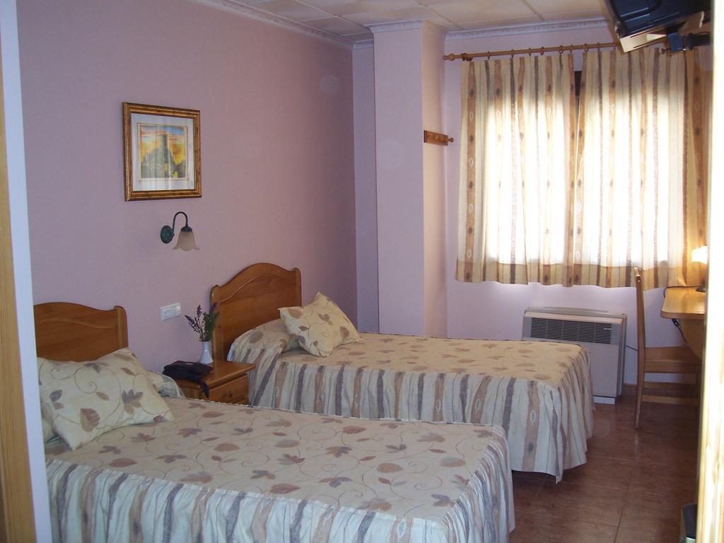 Hotel Meson El Castillo Баньєрес-де-Маріола Екстер'єр фото